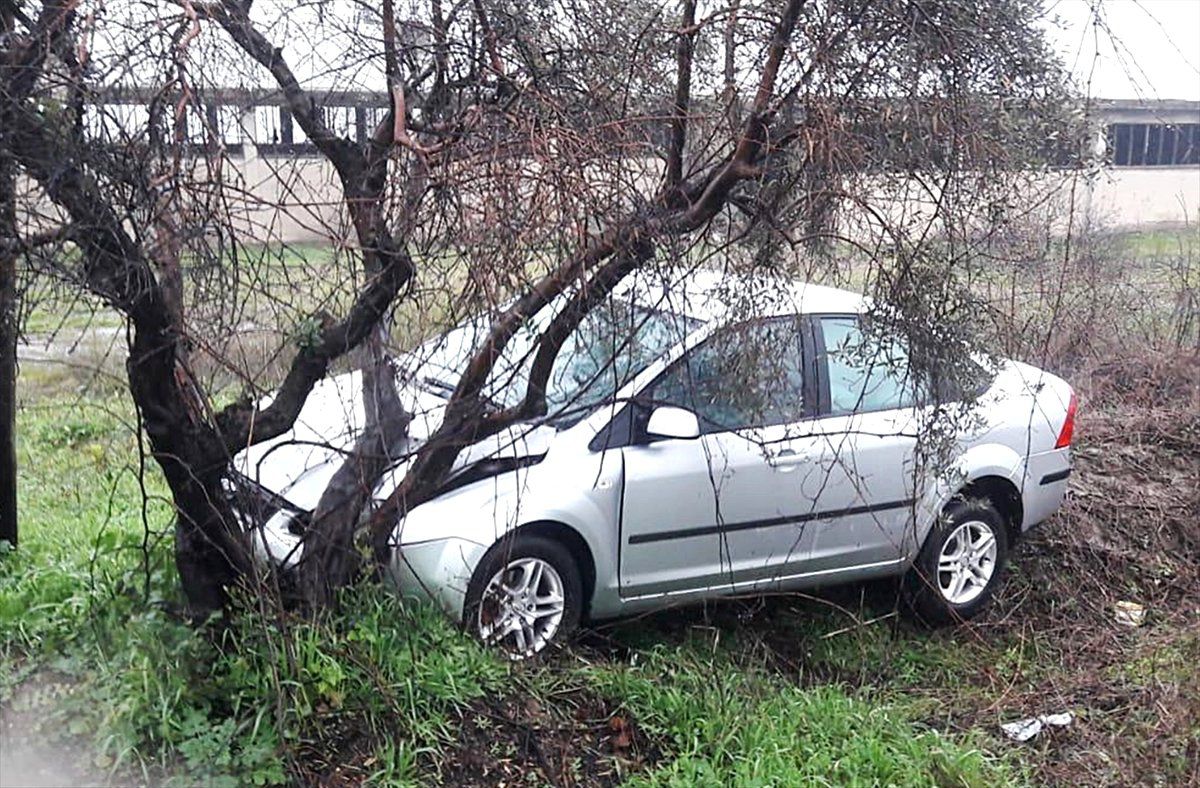 Turgutlu\'da Trafik Kazası: 3 Yaralı