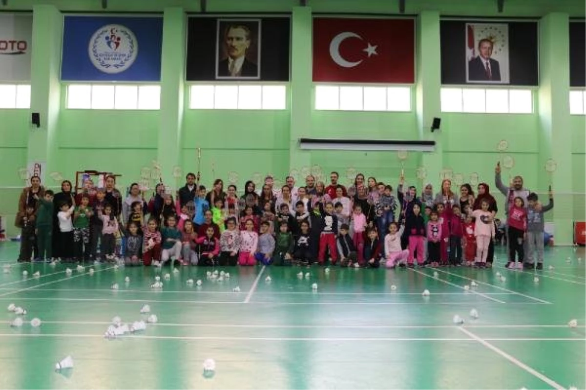 Veliler Badminton Antrenmanına Katıldı