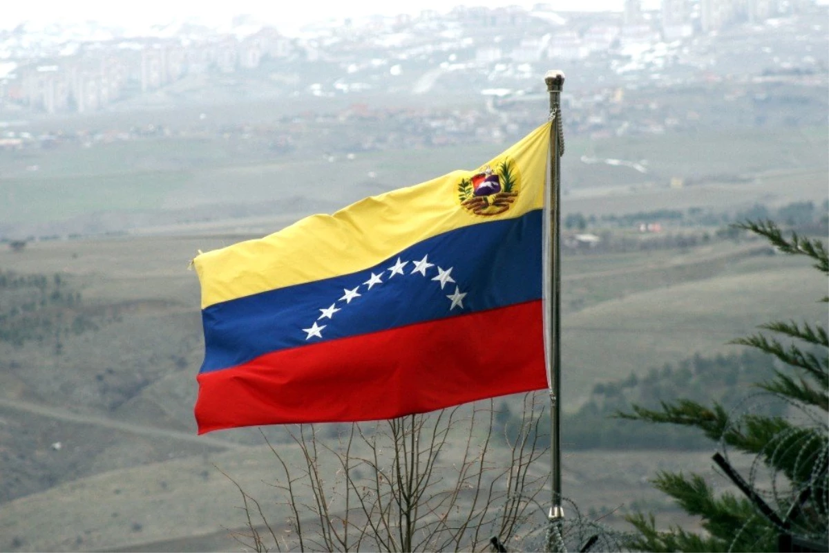 Venezuela Büyükelçiliğine Maduro\'ya Deste Ziyareti