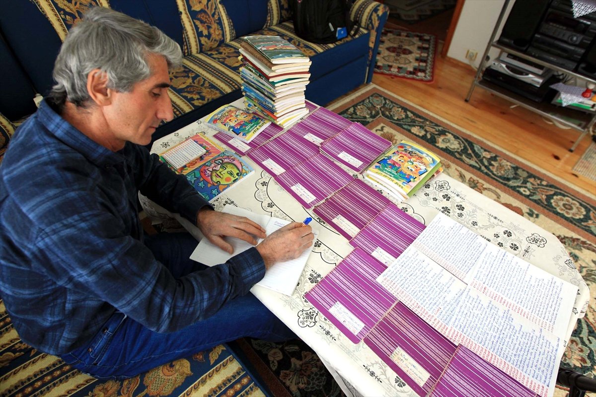32 Yıldır Tuttuğu Günlükle "Mahallesinin Hafızası" Oldu