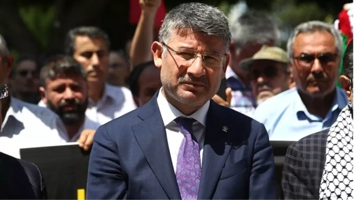 AK Parti\'nin belediye başkan adayına bıçaklı saldırı