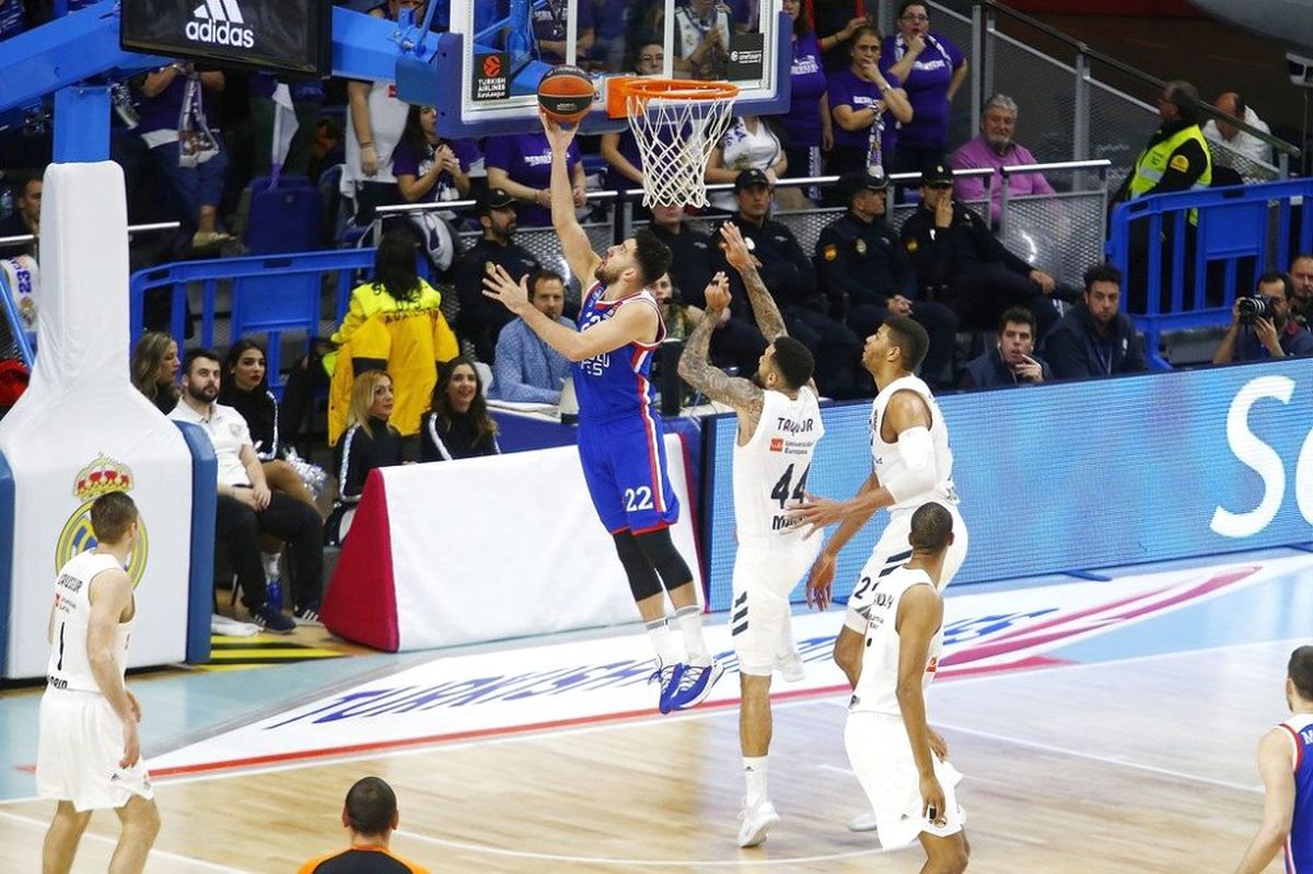 Anadolu Efes İspanya\'da Mağlup