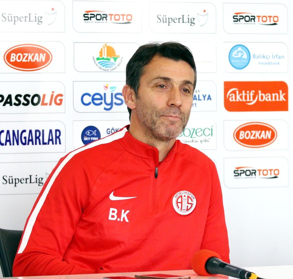 Bülent Korkmaz: "Kupalar İçin Sabır Bekliyorum"