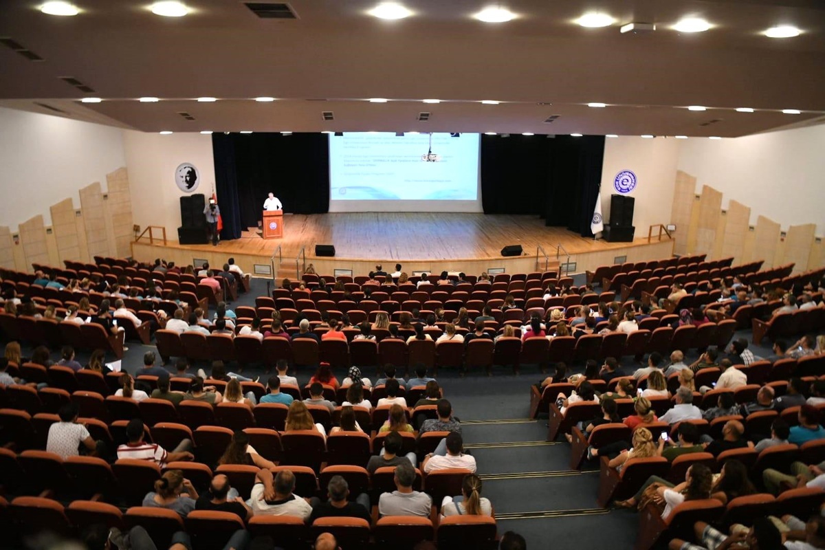 Ege Üniversitesi\'nden "Etkili İnsan Kaynakları Planlaması"