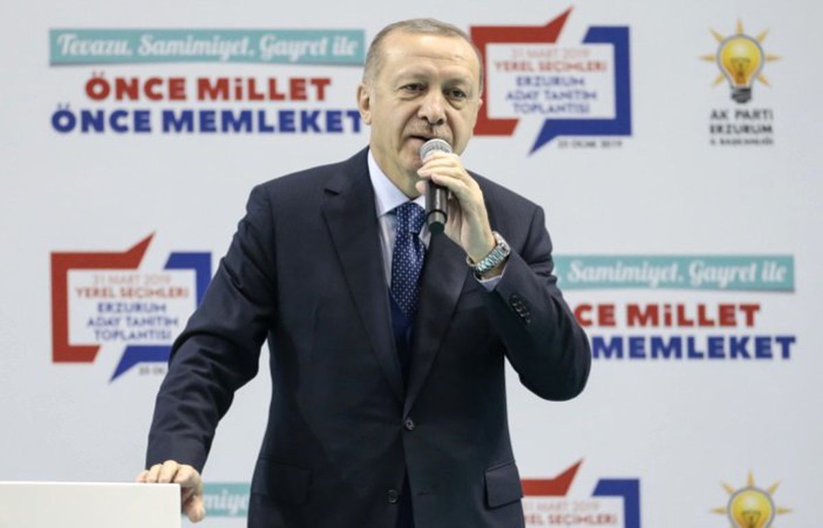 Erdoğan: Dünyanın neresinde bir darbeci varsa onların karşısındayız