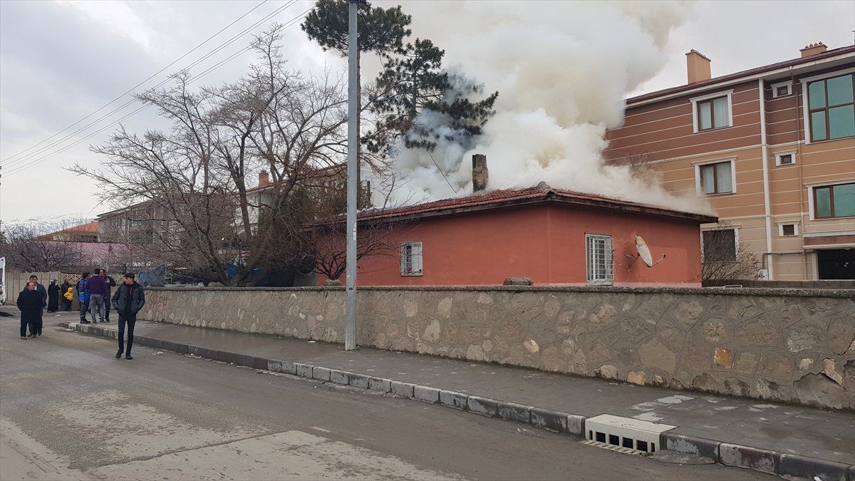 Evleri Yanınca Fenalık Geçirdiler