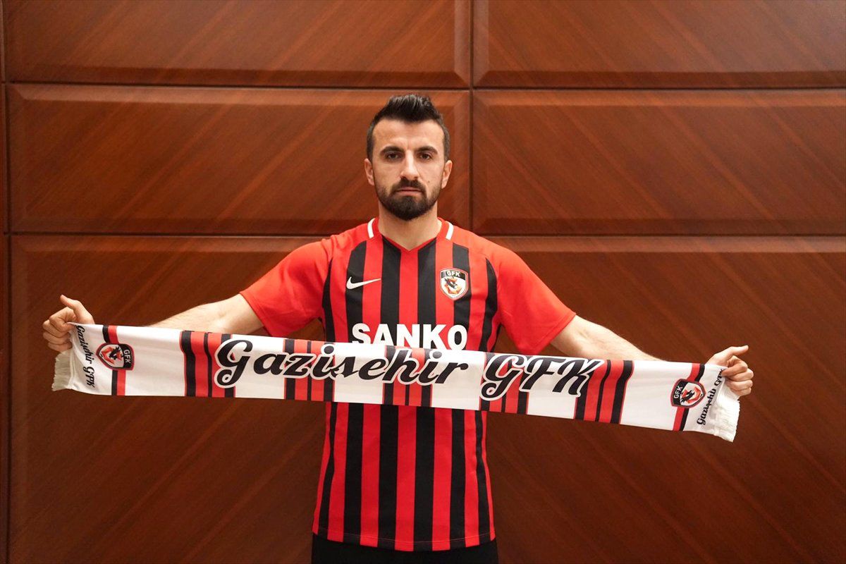Gazişehir Gaziantep, Erhan Çelenk\'i Transfer Etti