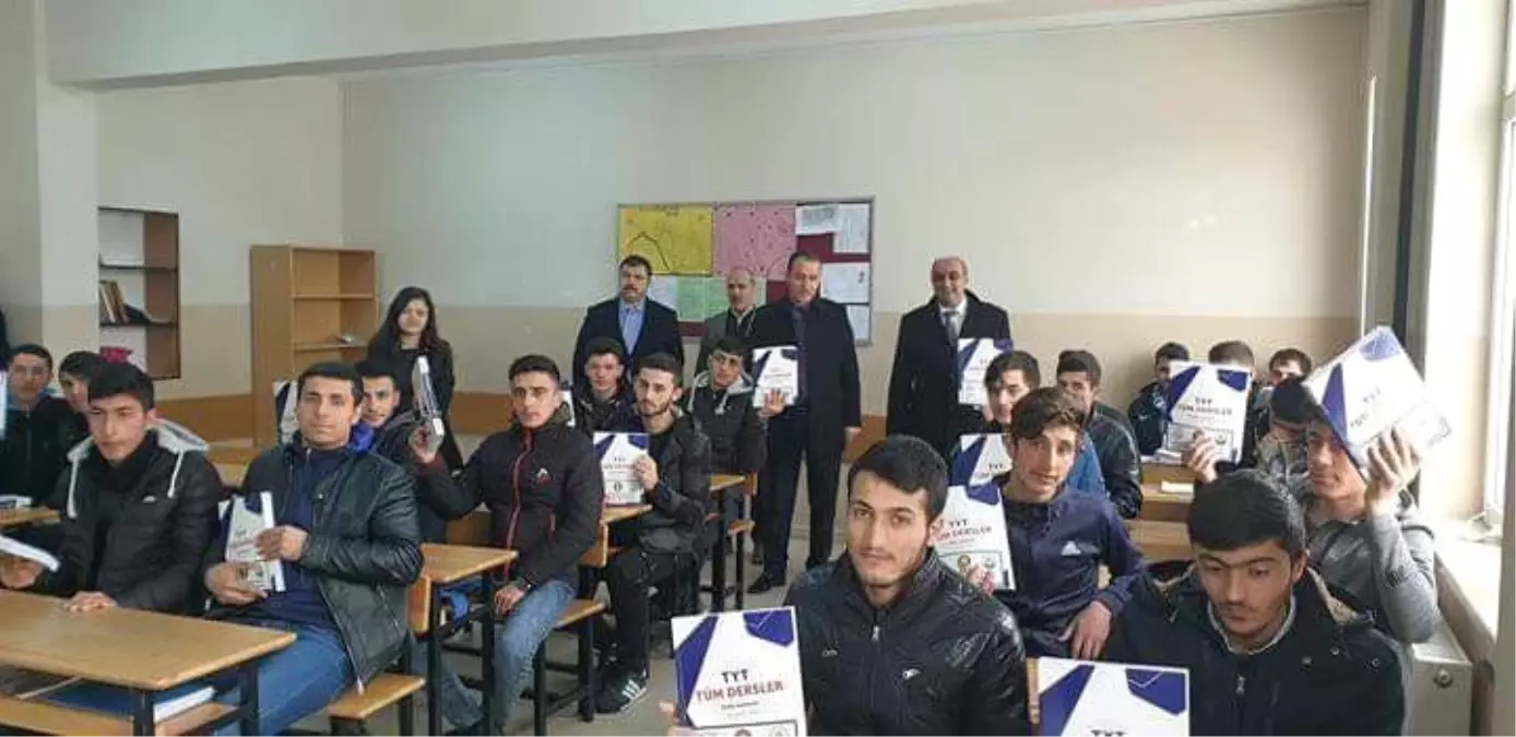 Güroymaklı Öğrencilere Kitap Desteği