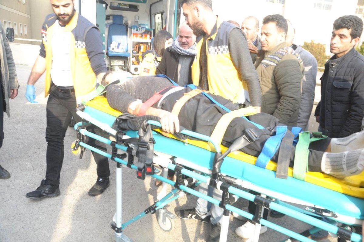 Hafif Ticari Araç Takla Attı: 6 Yaralı