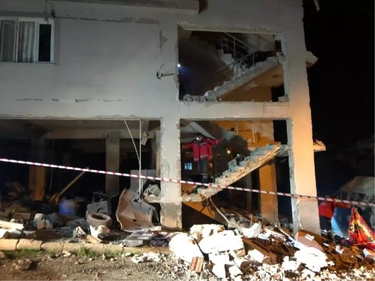Hatay\'da, Binanın Kazan Dairesinde Patlama: 2 Ölü, 8 Yaralı (2) - Yeniden
