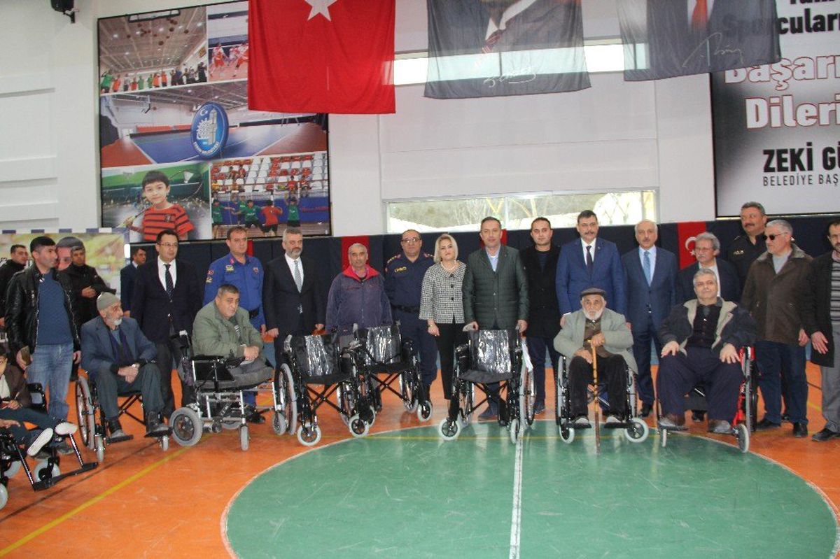 Jandarma\'dan 6 Engelliye Tekerlekli Sandalye