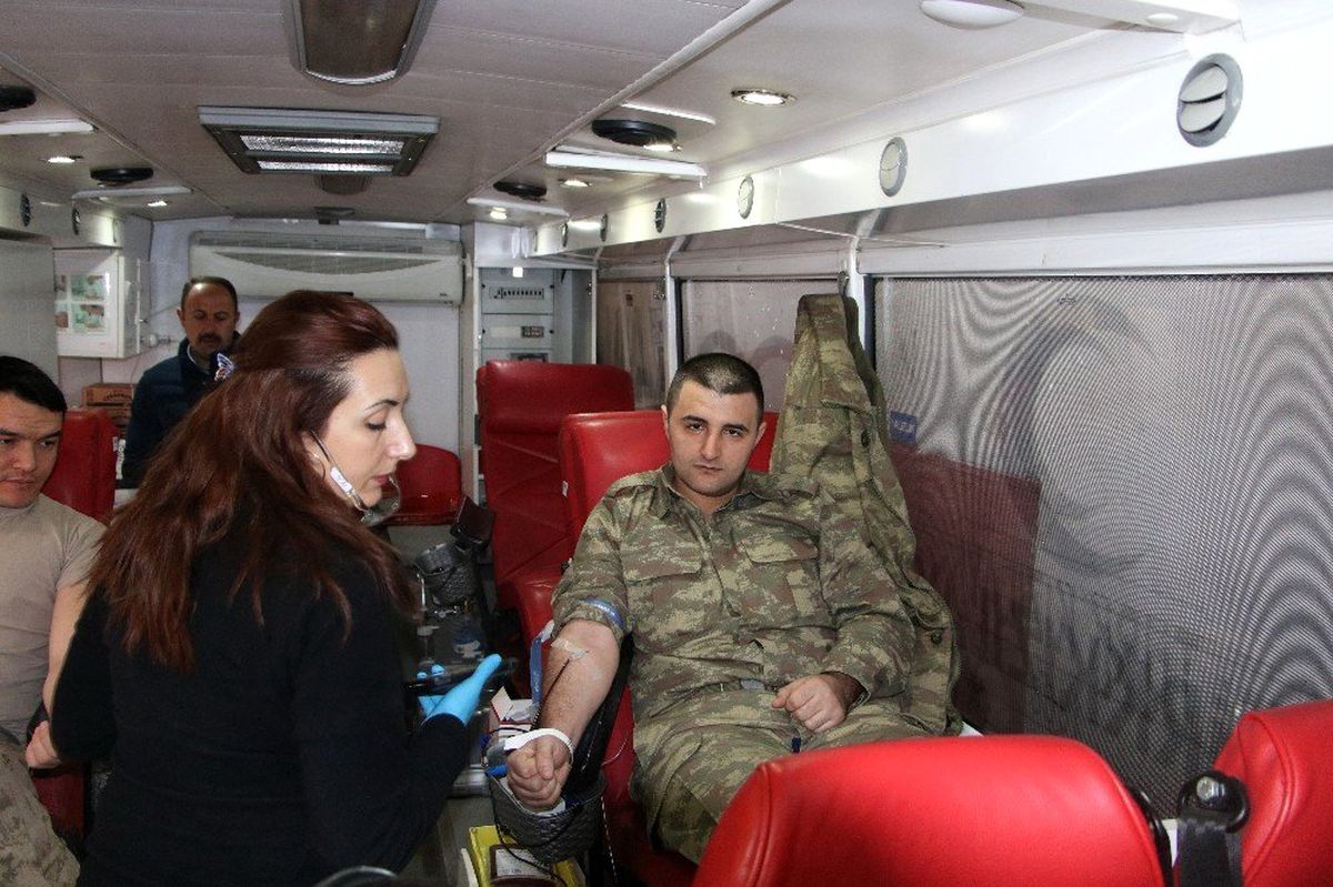 Jandarma\'dan Kızılay\'a Kan Bağışı