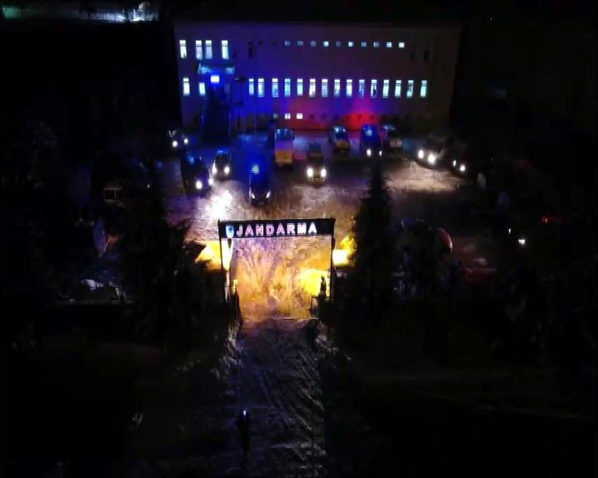 Jandarmadan 17 Adreste Uyuşturucu Operasyonu