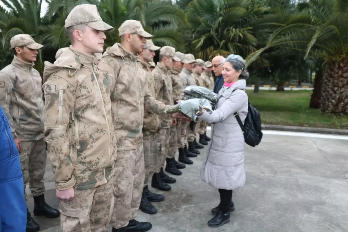 Kursiyerlerden Mehmetçiğe Atkı ve Bere