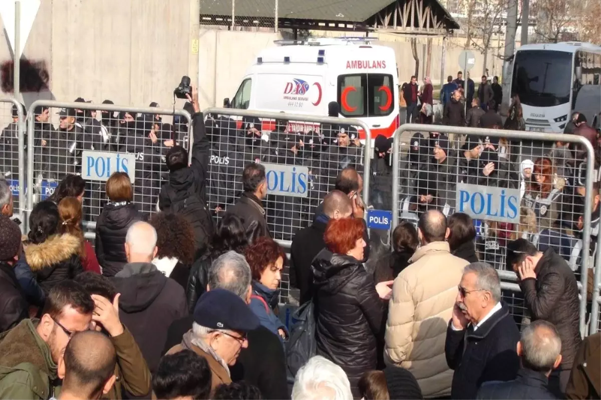 Leyla Güven Cezaevinden Ambulansla Çıktı