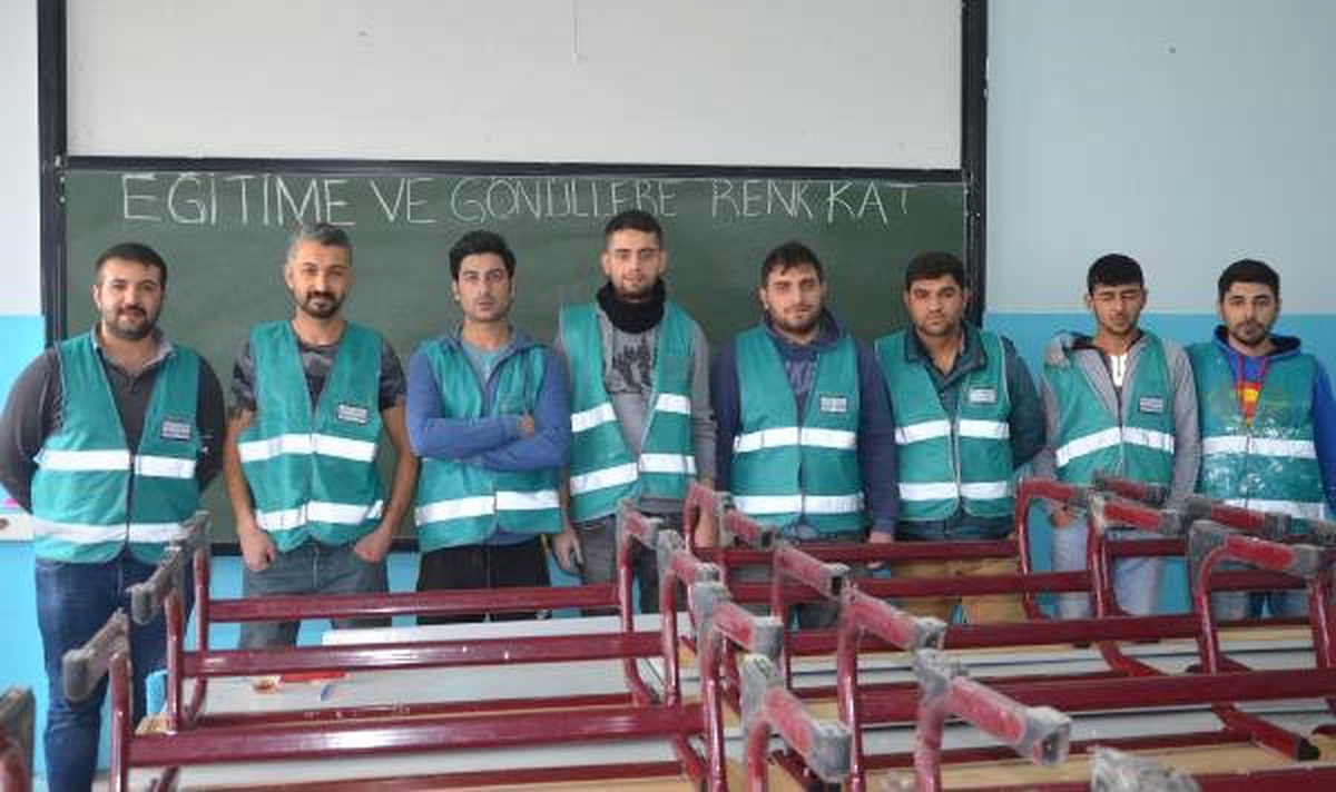 Mahkumlar, "Eğitime ve Gönüllere Renk Katıyor" Projesiyle Okulları Boyuyor