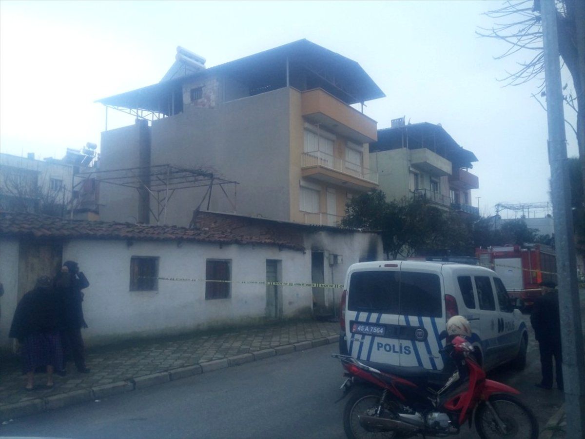 Manisa\'da Ev Yangını: 1 Ölü