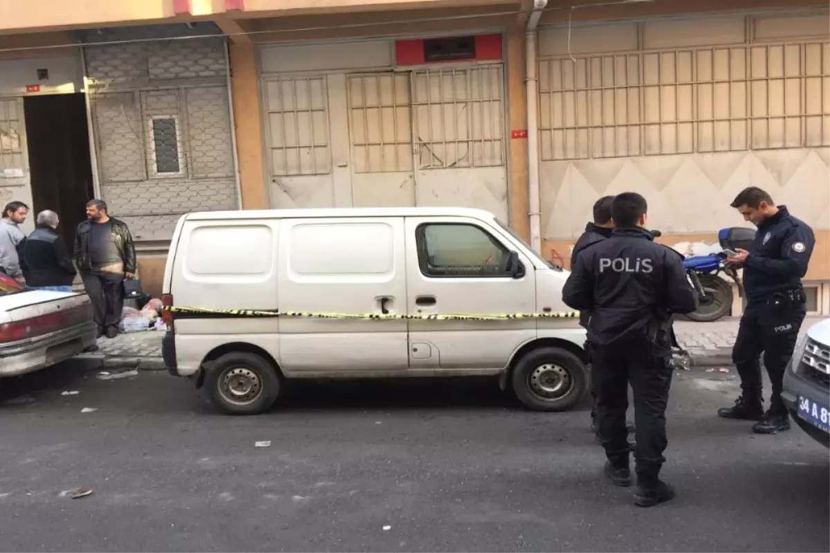 Minibüste Yaşıyordu, Isınmak İçin Yaktığı Tüp Sonu Oldu