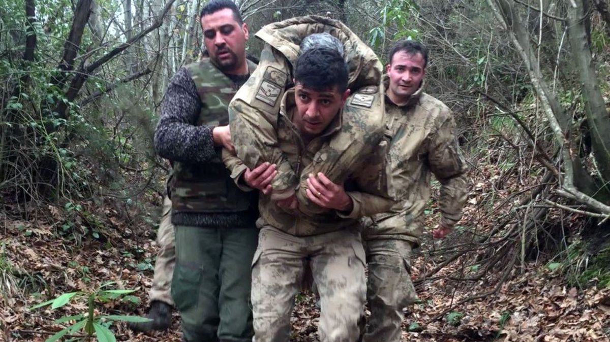 Şile\'de Ormanlık Alanda Kaybolan Yaşlı Adam, Jandarmanın Israrlı Takibi Sonucu Bulundu