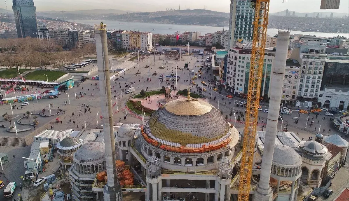 Taksim Camii ve Topçu Kışlası Alanı Havadan Görüntülendi