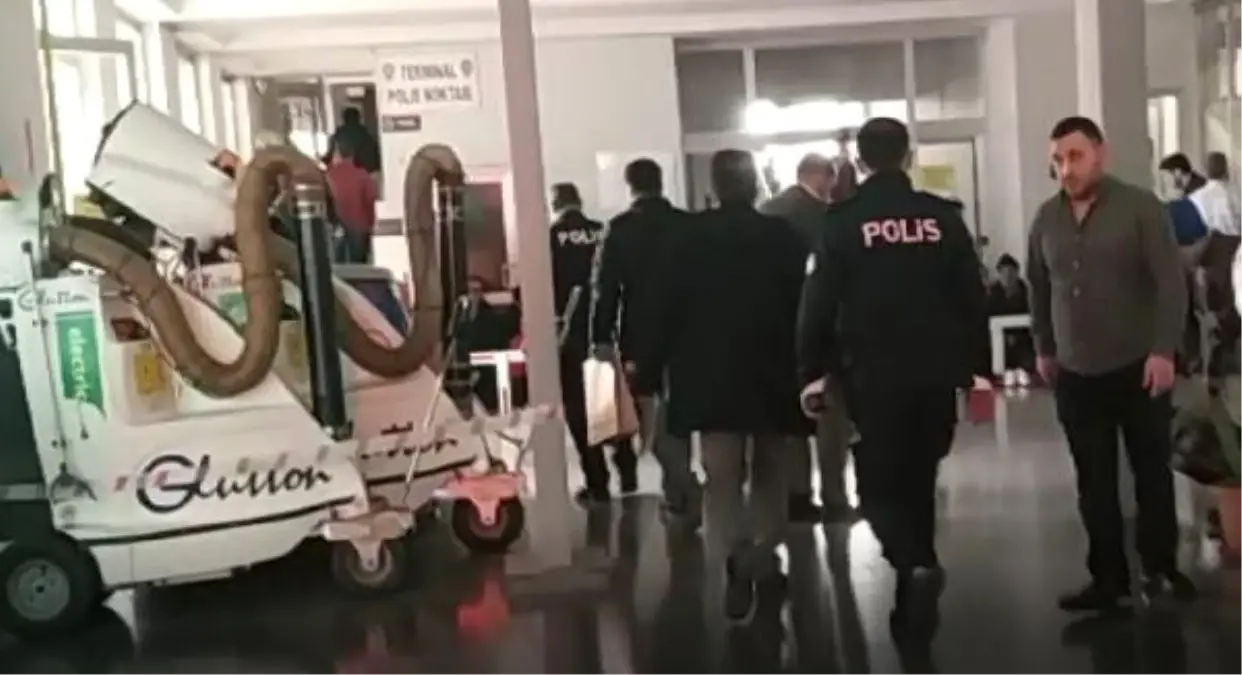 Terminale Otobüsle Gönderilen Koliden El Bombası Çıktı