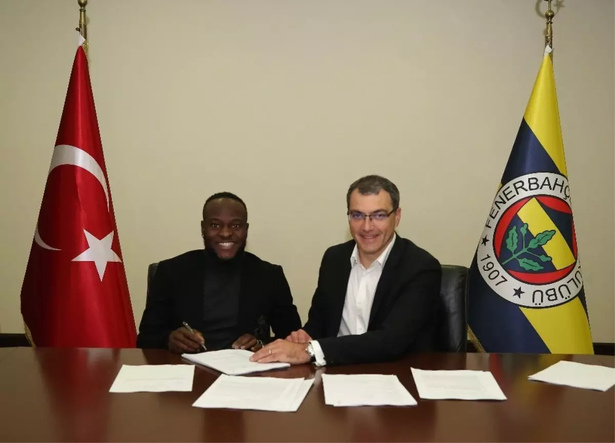 Victor Moses Resmen Fenerbahçe\'de