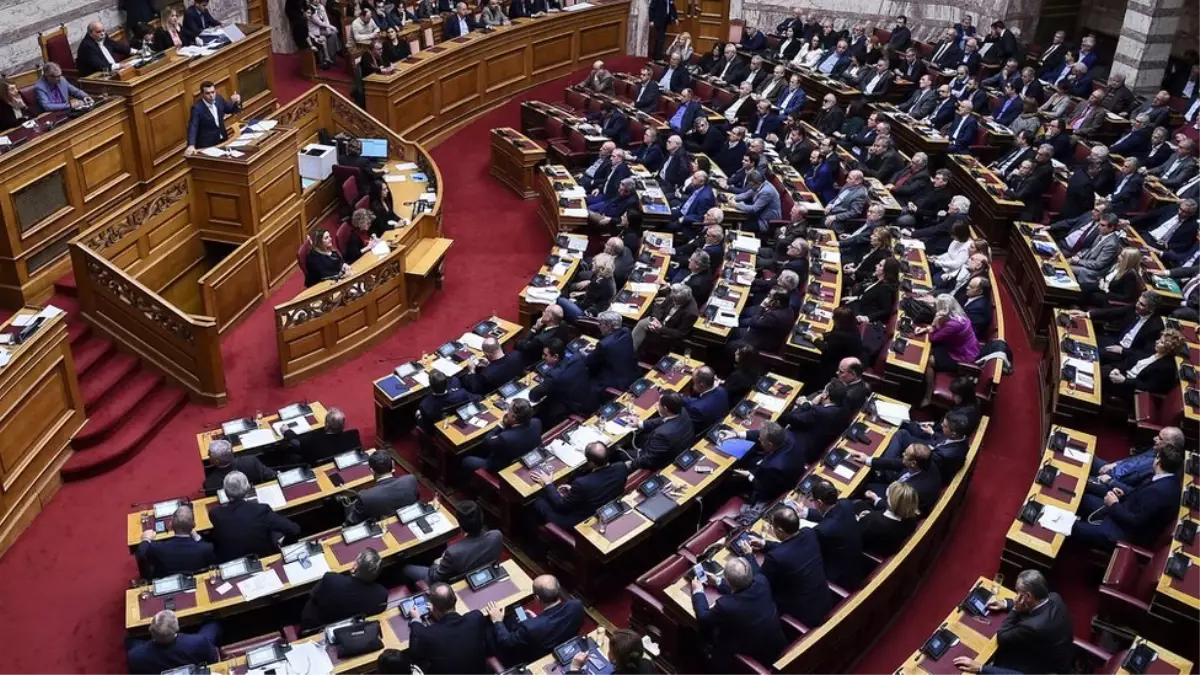 Yunanistan Parlamentosu Makedonya\'nın Yeni İsmini Onayladı