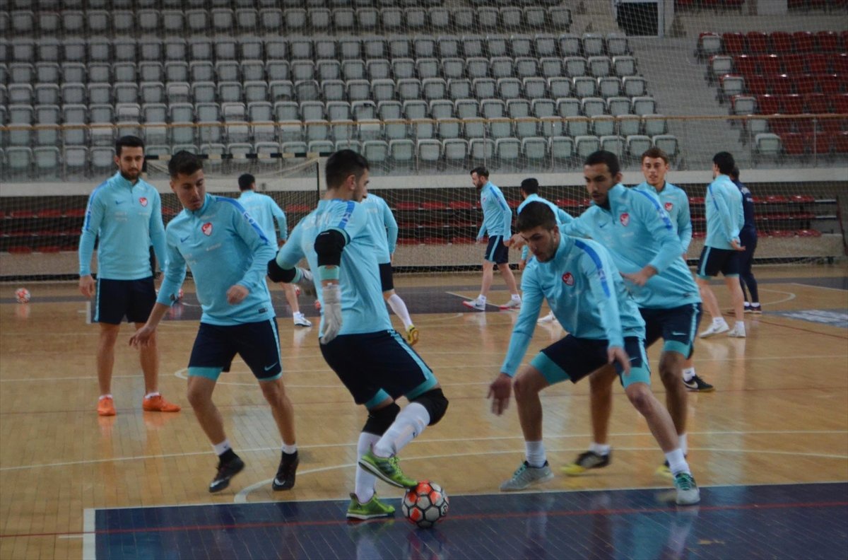 A Milli Futsal Takımı\'nın Yalova Kampı Sürüyor