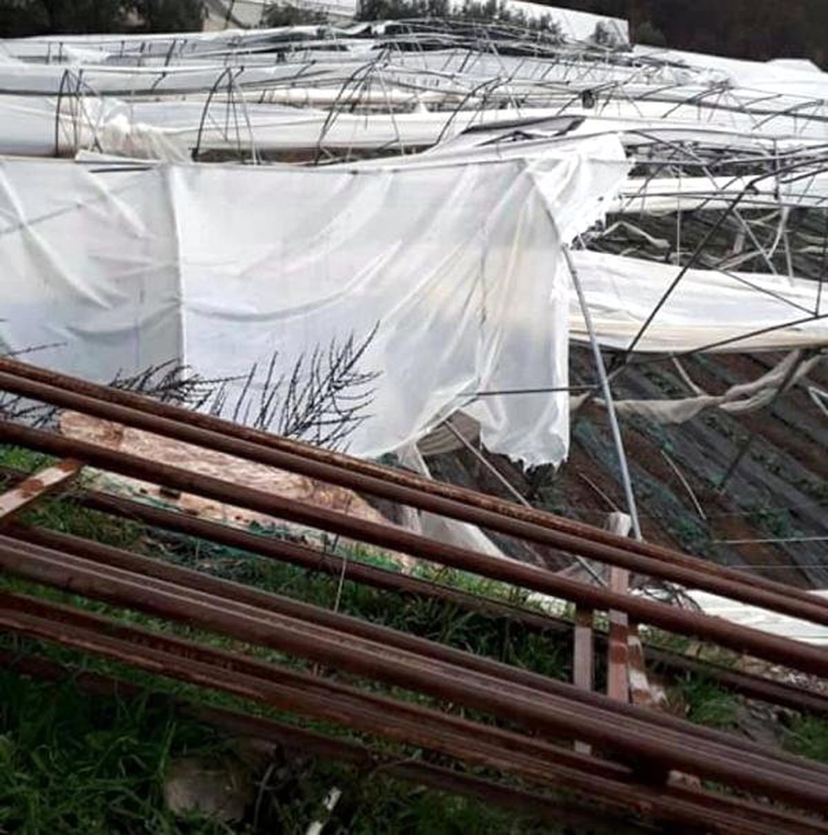 Antalya\'da Fırtına ve Yağmur Etkili Oluyor (10)