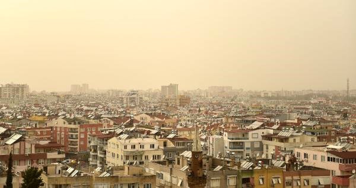 Antalya\'da Fırtına ve Yağmur Etkili Oluyor (9)