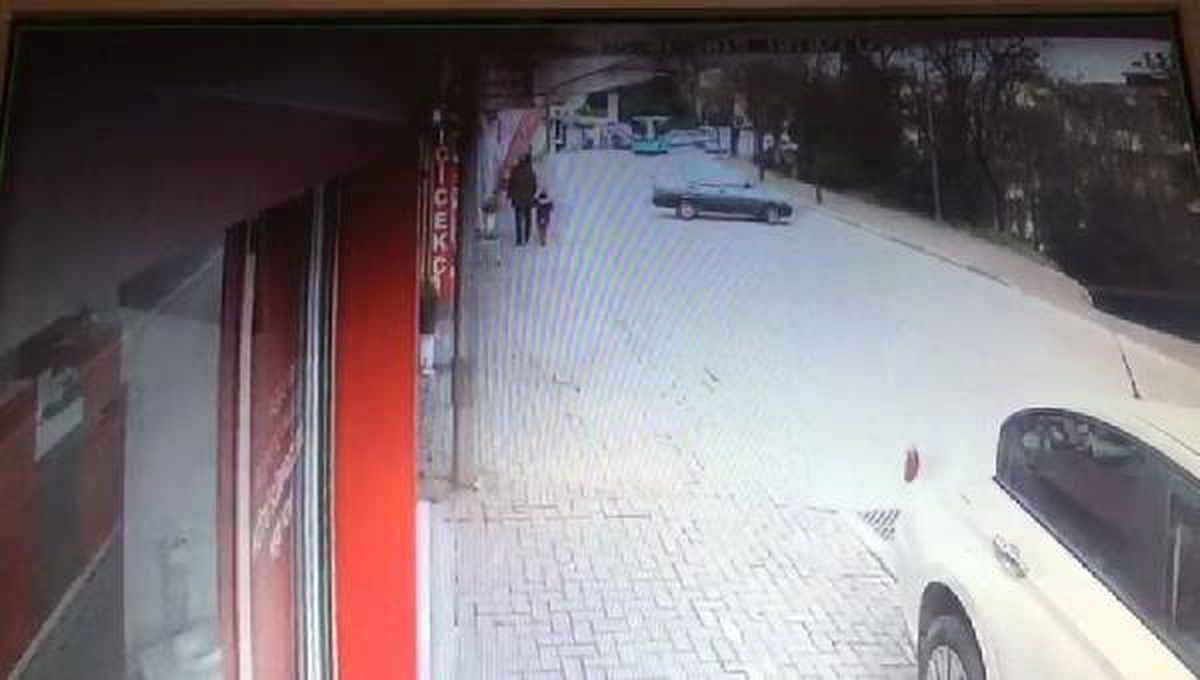 Bursa\'da \'U\' Dönüşü Kazası: 2 Yaralı