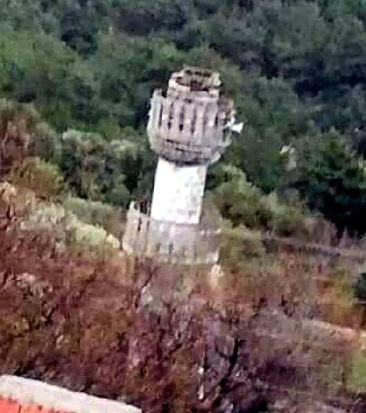 Datça\'da Cami Minaresinin Külahı Fırtınada Yıkıldı
