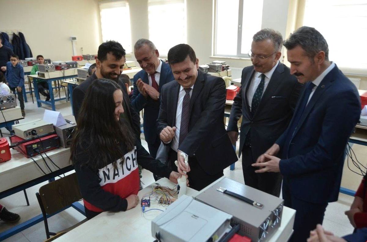 Erzincan da Ki "Küçük Mucitler İş Başında"