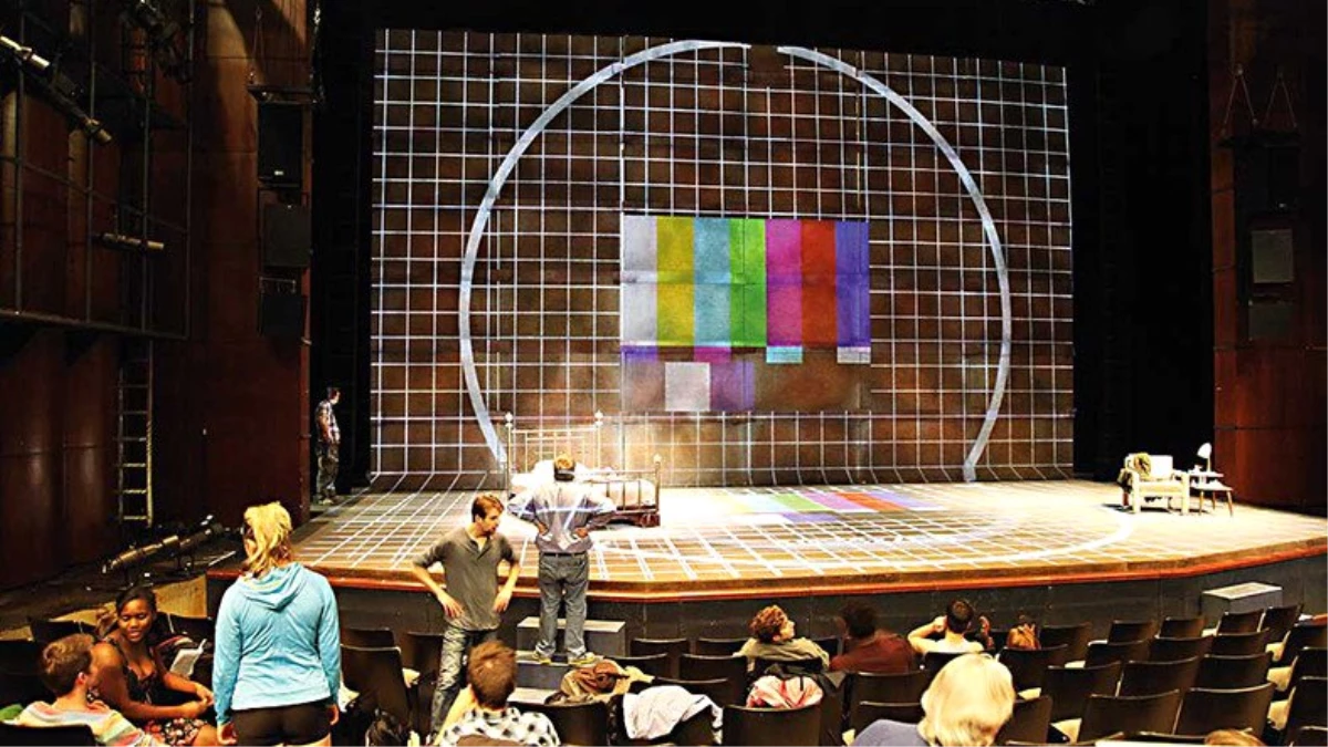 Geleneksel Tiyatroyu Ciddi Şekilde Değiştiren 5 Teknoloji