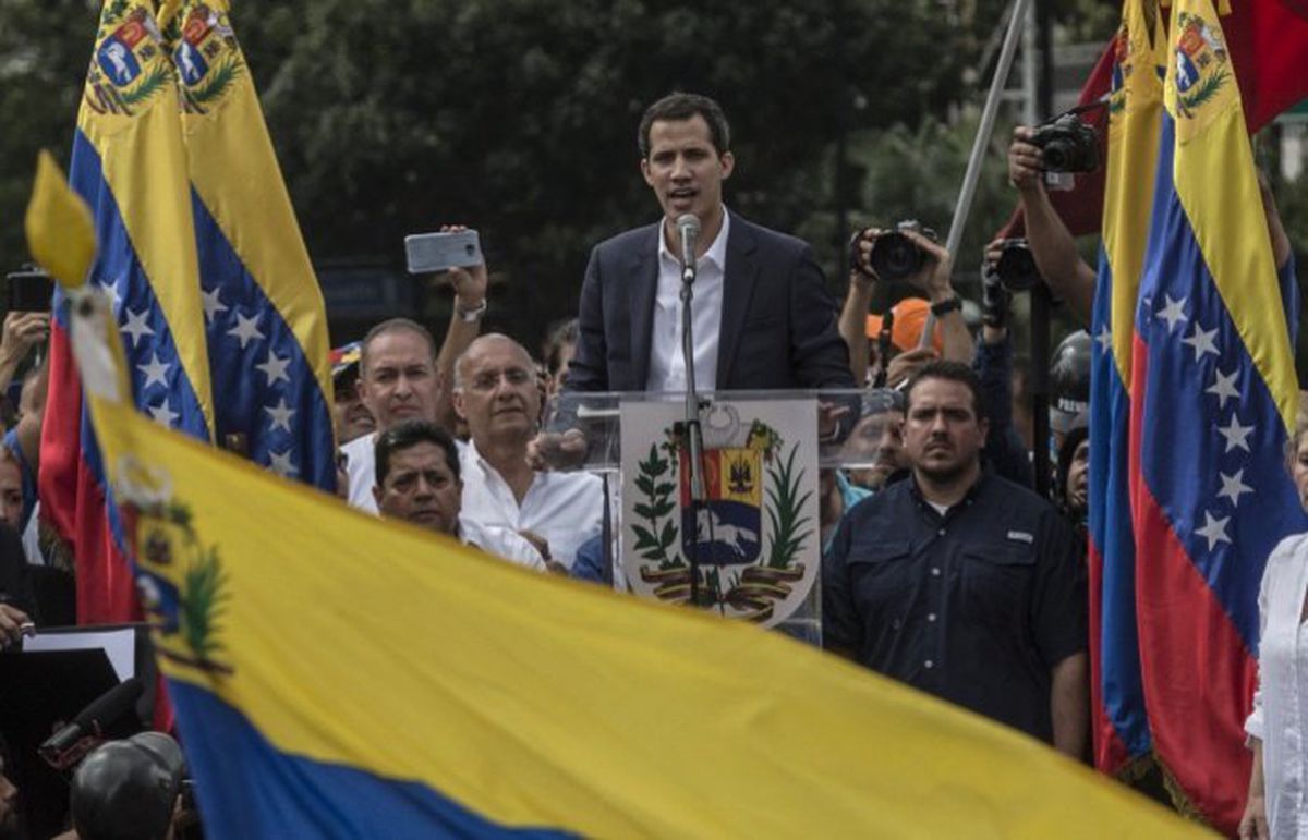 İngiltere de Guaido\'yu tanıyacak
