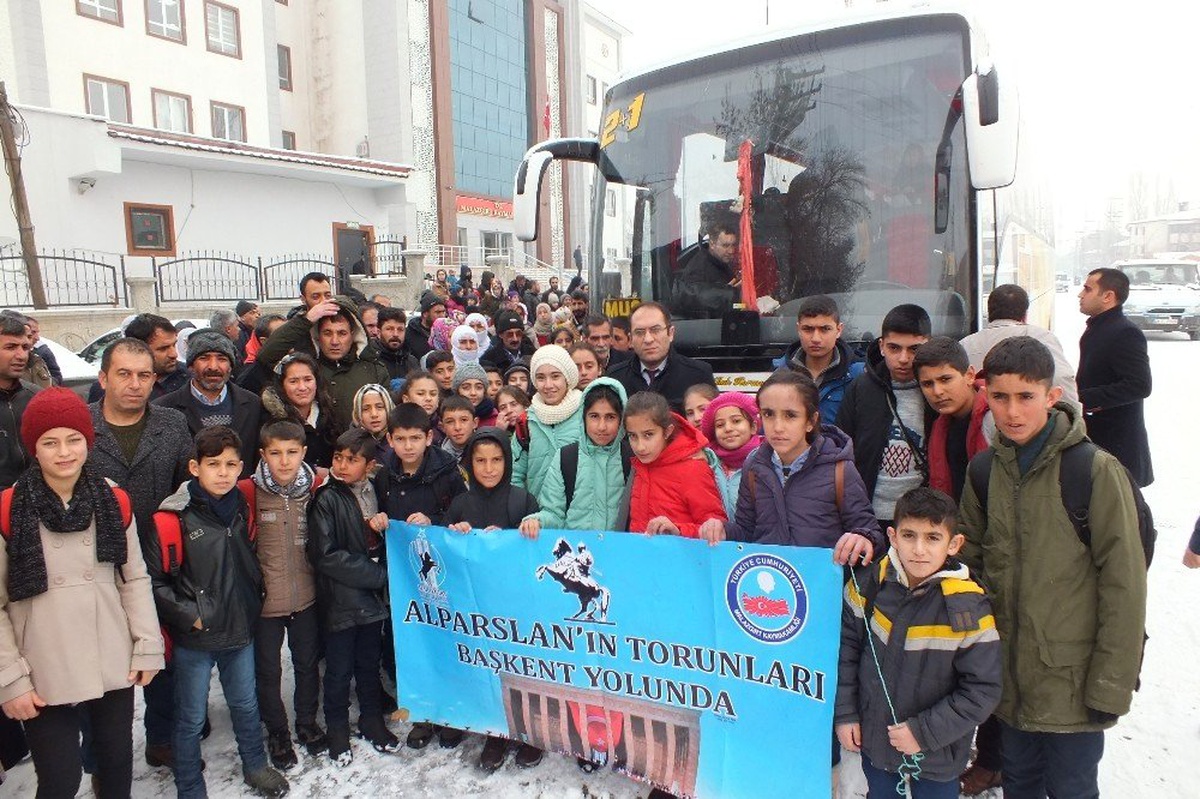 Malazgirtli Öğrenciler Yarıyıl Tatillerini Ankara\'da Geçirecek