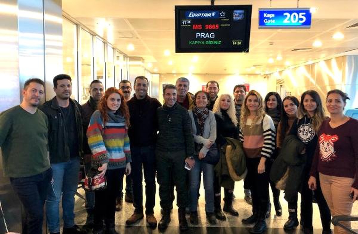 Prag Gezisine Katılan Öğretmenlerden Vali Sonel\'e Teşekkür