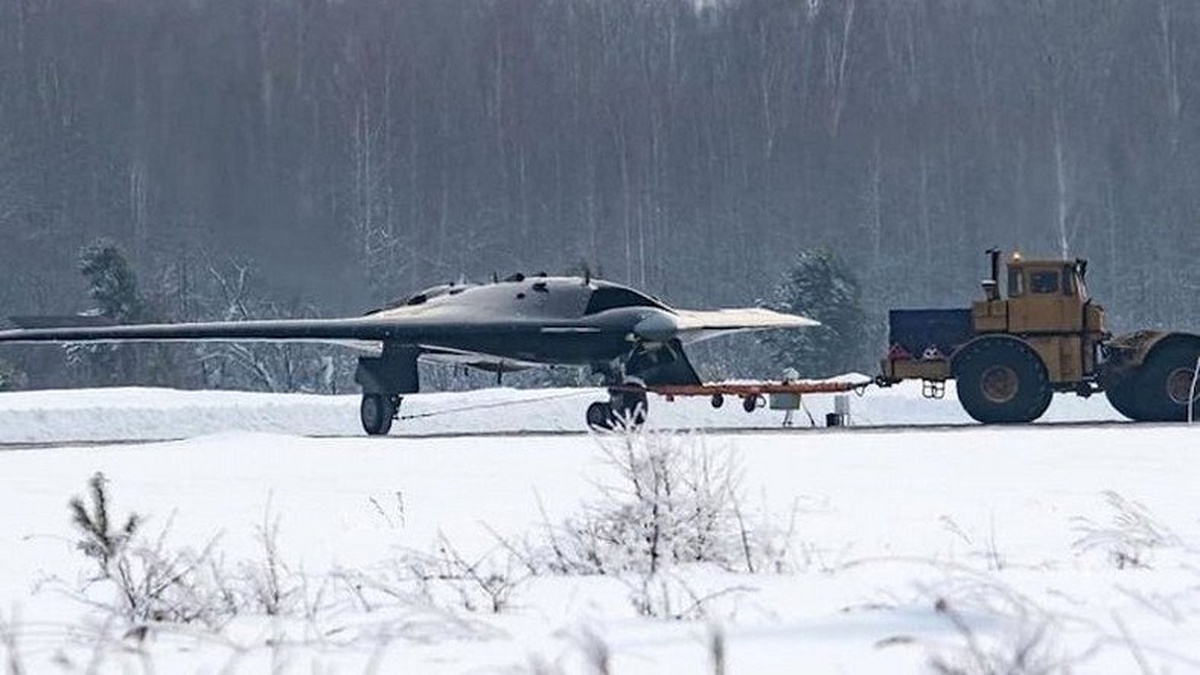 Rusya\'ya Ait İnsansız Hava Aracı S-70 Avcı\'nın İlk Görüntüleri İnternette Yayınlandı