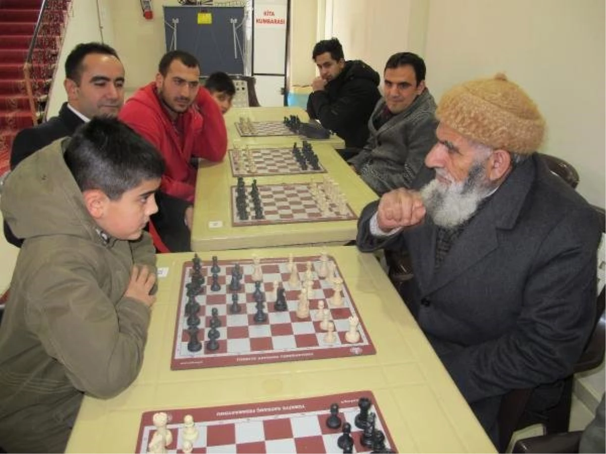 Satranç Turnuvasında Dede- Torun Karşılaştı