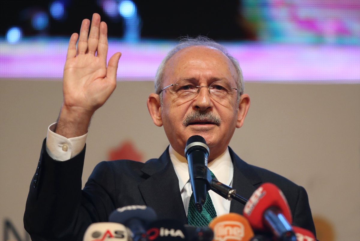 Siyasetin ve Siyasetçilerin, Toplumun Değerlerine Saygı Duymasını İstiyoruz"