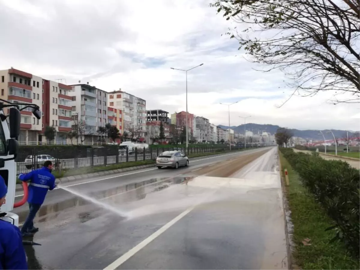 Trabzon\'da Bir Yılda 82 Bin 500 Km Yol Süpürüldü