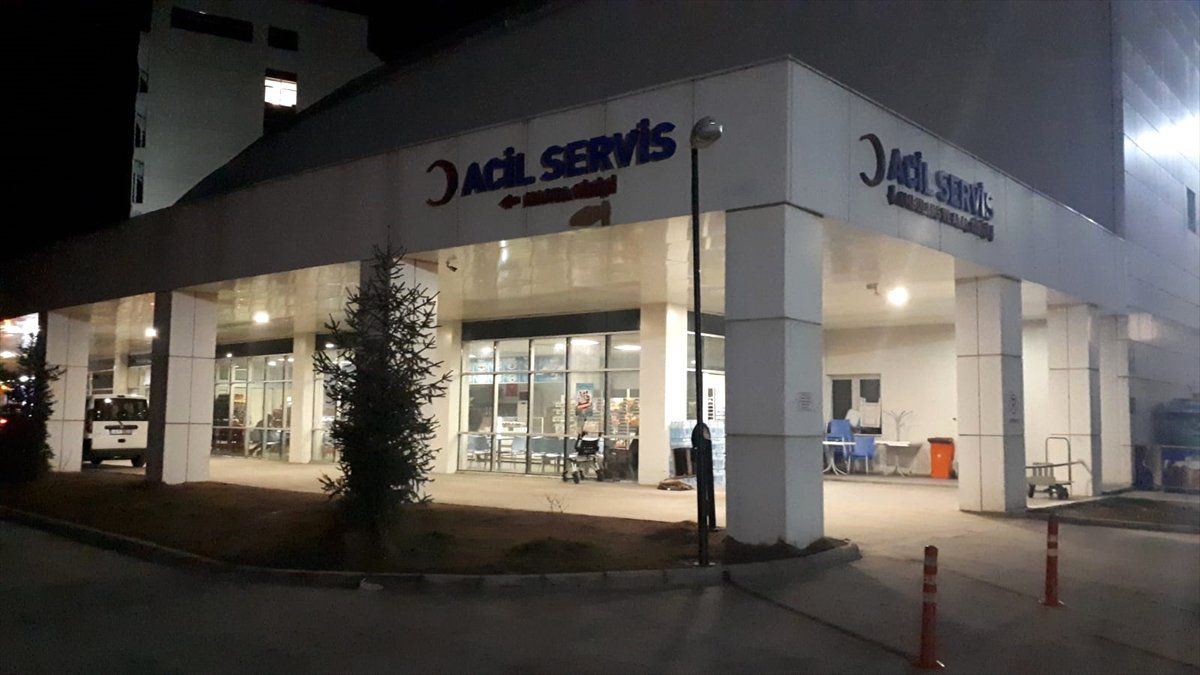 Tüfekle Oynayan Genç Omuzundan Yaralandı