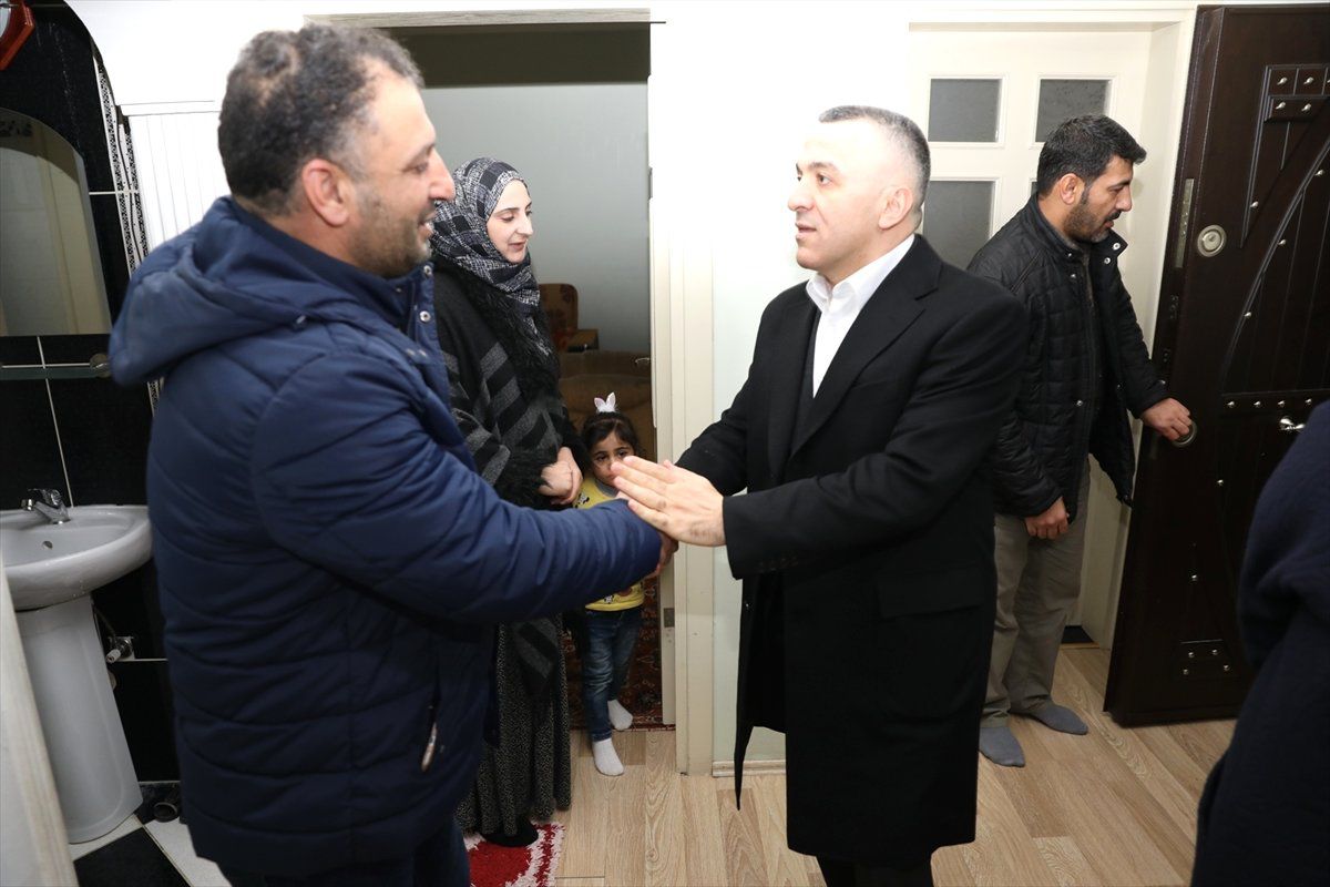 Vali Bilgin\'den Göçmen Ailelere Ziyaret