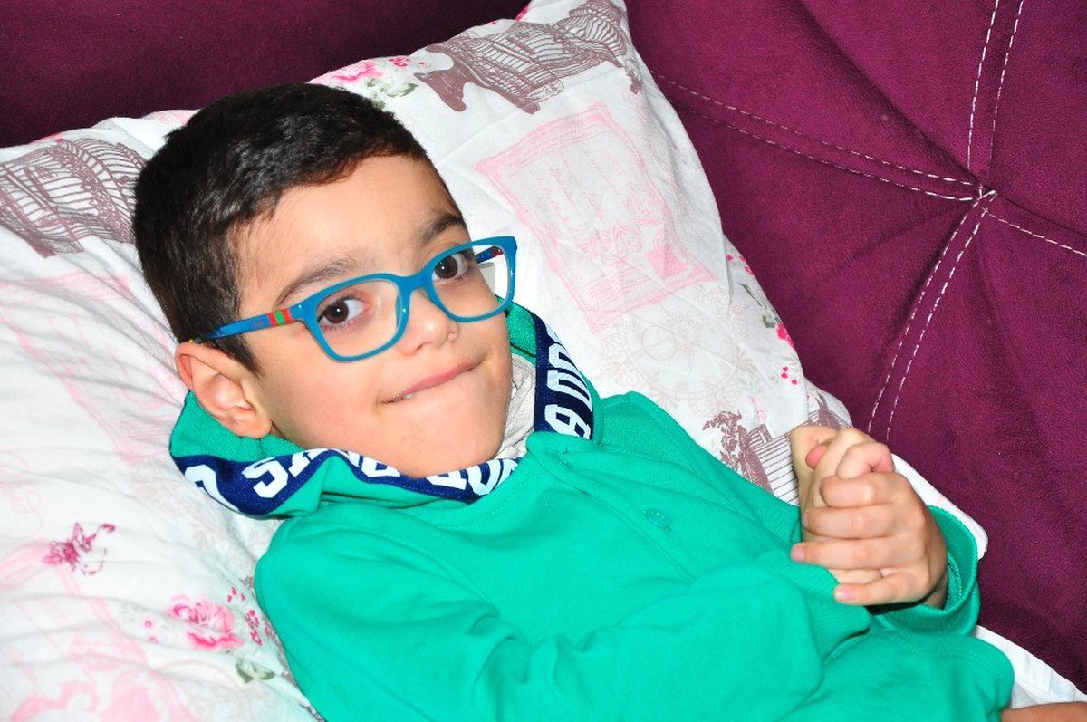 4 Yaşında 10 Defa Ameliyat Oldu, Yürümek İçin Destek Bekliyor