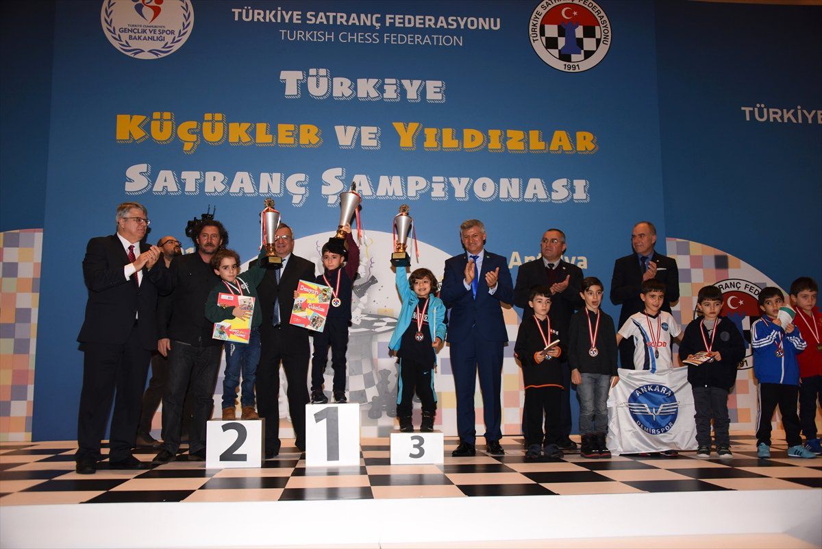 7 Yaşındaki Satranççı Mardinli Baver\'den Yenilgisiz Şampiyonluk