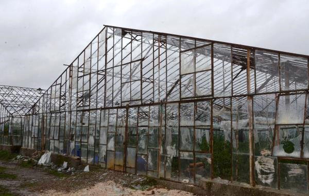 Antalya\'da Hortum ve Yağışın Zararı Büyük (2)