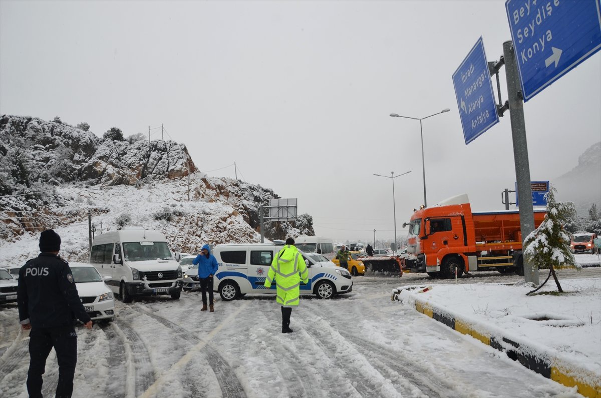Antalya-Konya Kara Yolunda Zincirleme Kaza