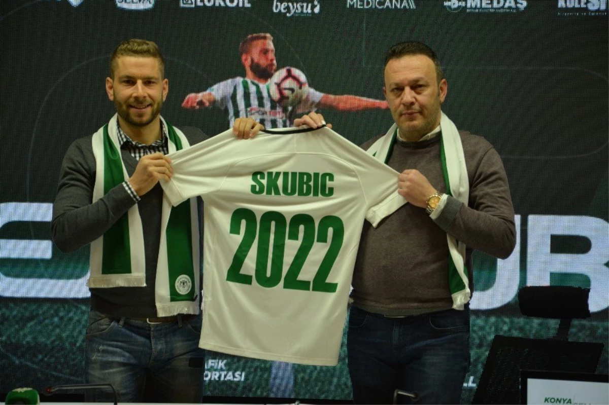 Atiker Konyaspor İki Futbolcunun da Sözleşmesini 3\'er Yıl Uzattı