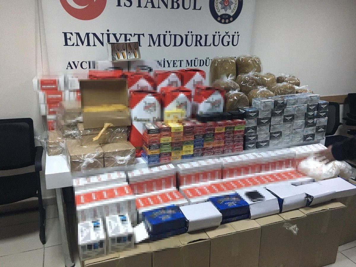Avcılar\'da Şüphe Üzerine Durdurulan Araçtan 99 Kilogram Kaçak Tütün Ele Geçirildi