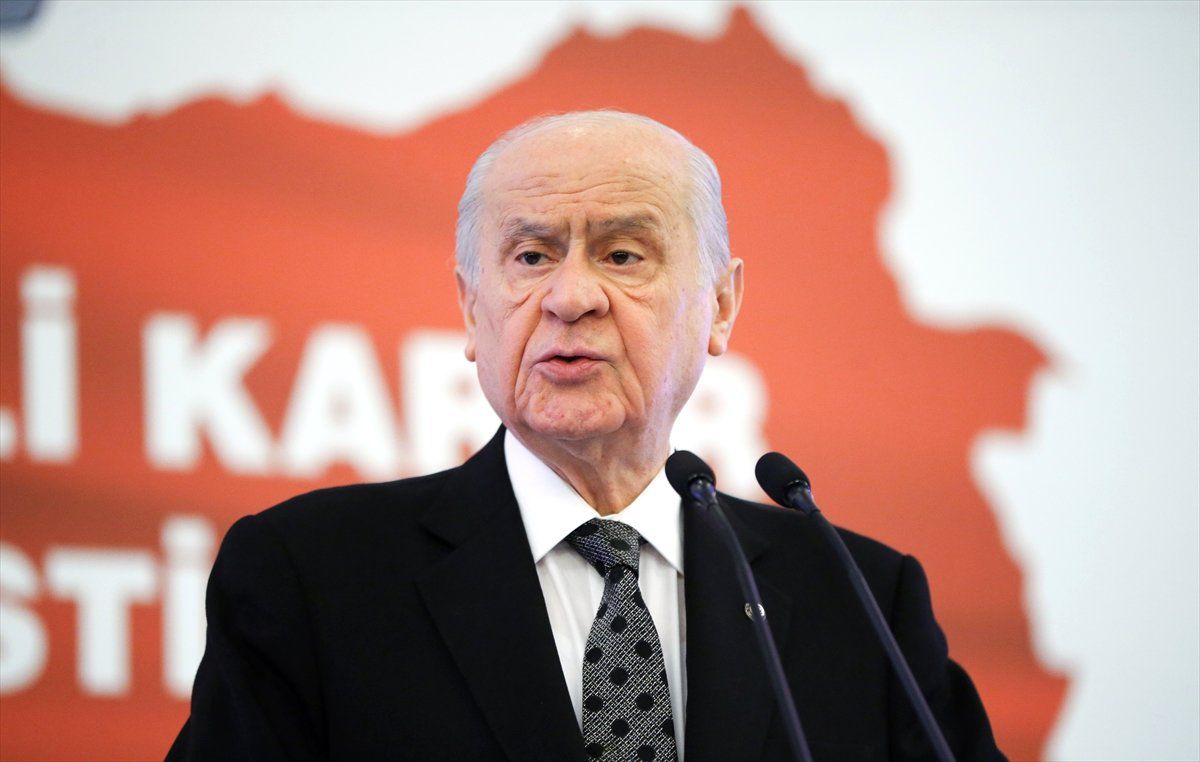 Bahçeli: "Trump\'ın Maduro\'ya Darbe Teşebbüsünü Şiddetle Kınıyor ve de Venezuela\'nın İç Savaş...